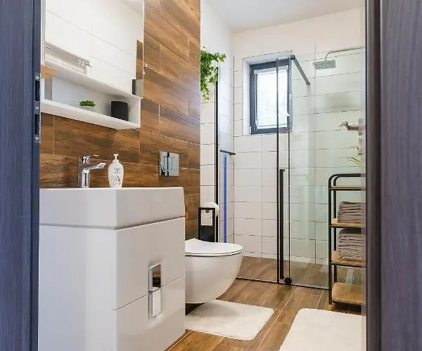 Nela By Mountain Ways 公寓 Loučná pod Klínovcem